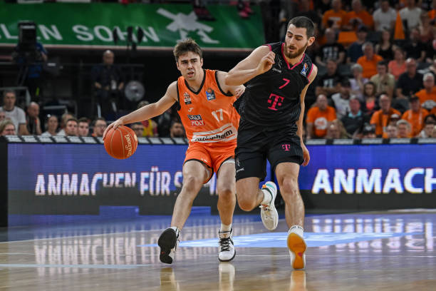 球给锋线 球给锋线